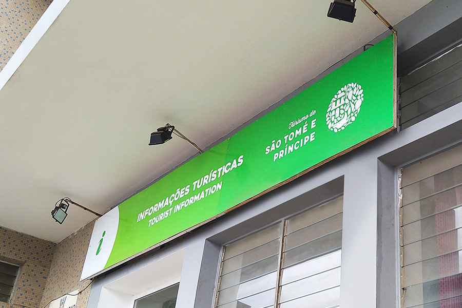 São Tomé e Príncipe tourism board and information desk sign © Thomas Iwainsky, Extractdesign